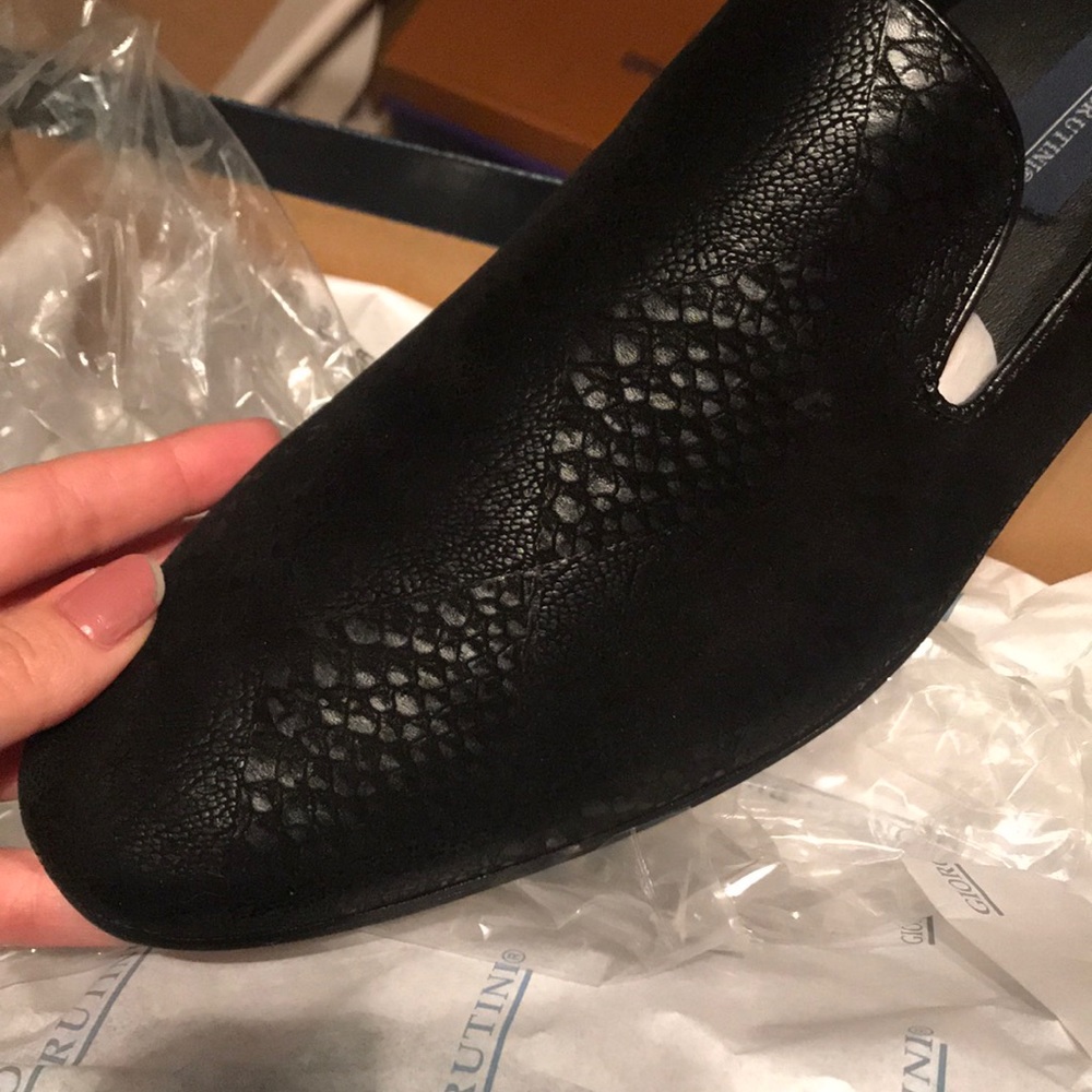 Brand New — In box men’s black loafers